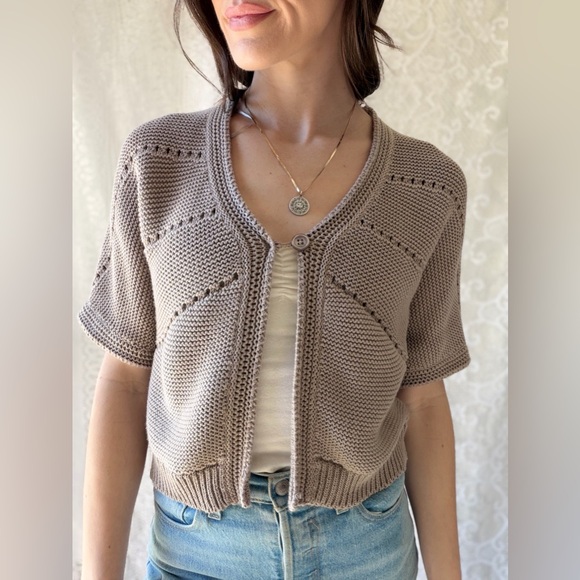 Croft & Barrow Beige Short Sleeve Knit Cardigan Minimalist Button Sweater - Picture 4 of 15